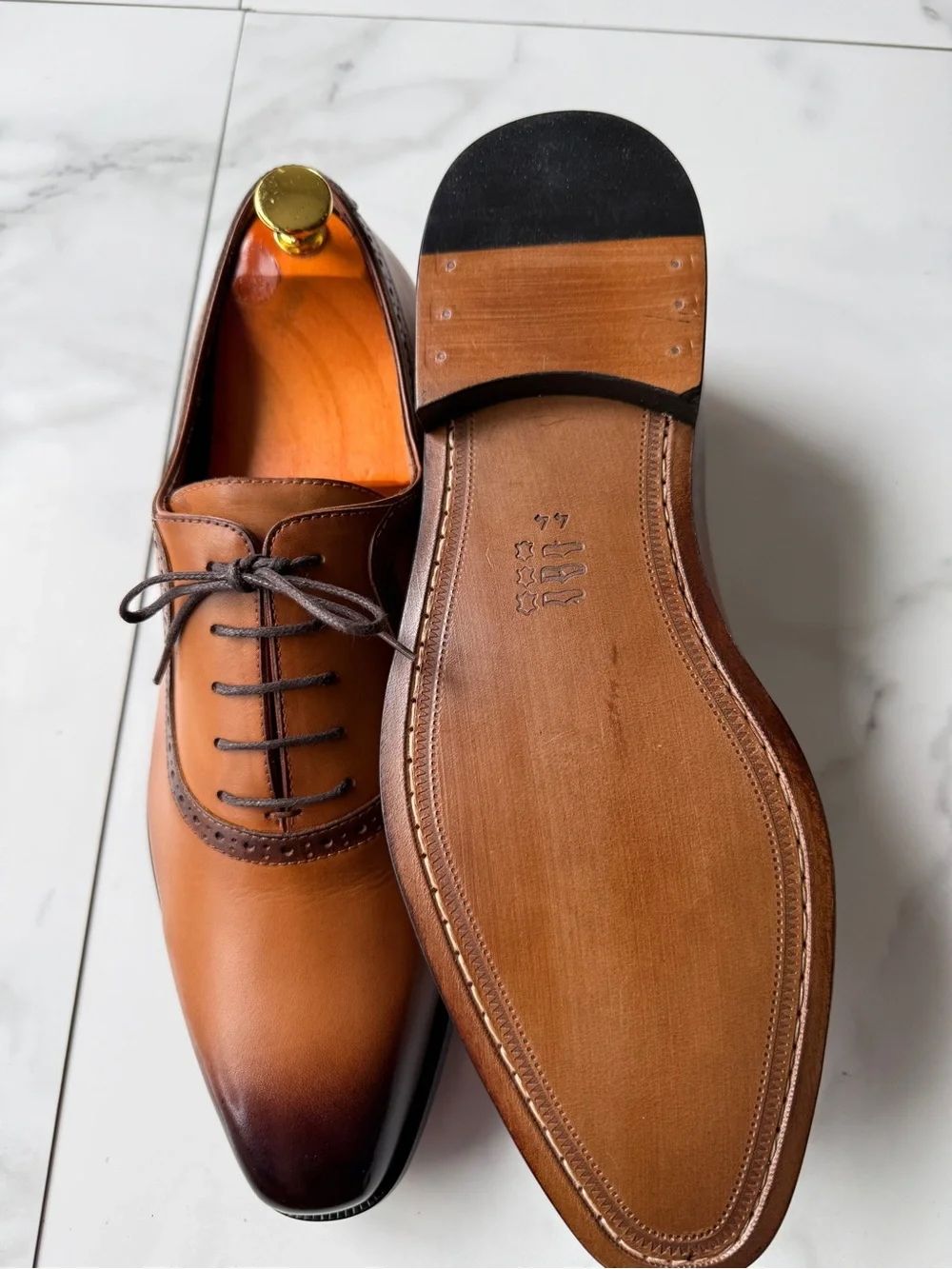 Men's Burnished Tan Leather Oxford Lace-Ups